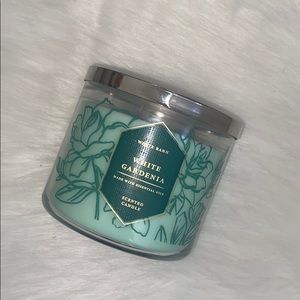 Bath and Body Works Candle 🍃